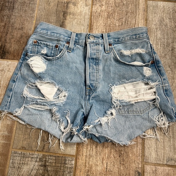 Levi's 501 Premium Quality High Rise Capital E High-Rise Distressed Denim Shorts - Picture 2 of 8